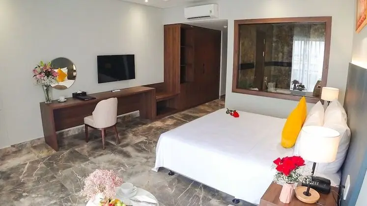 Deluxe Tek Büyük Yataklı Oda