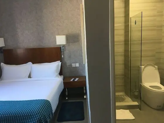 Business Tek Büyük Yataklı Oda