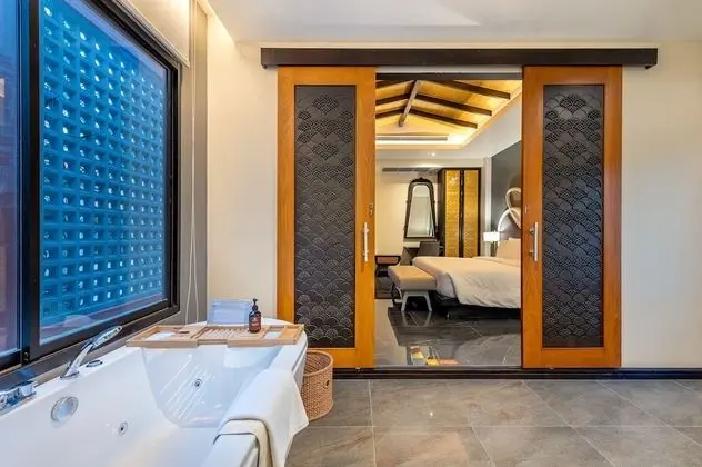 Design Tek Büyük Yataklı Oda, 1 Yatak Odası
