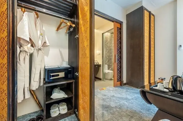 Design Tek Büyük Yataklı Oda, 1 Yatak Odası