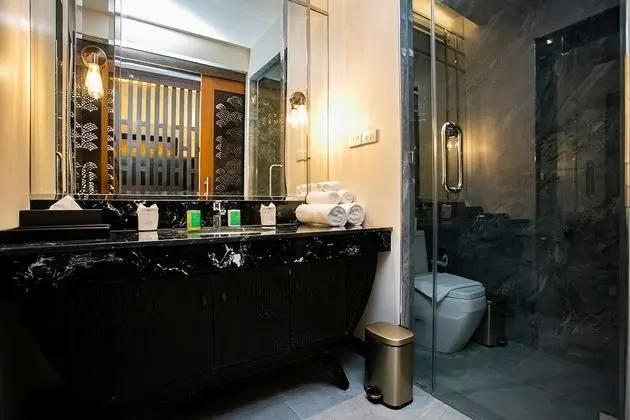 Design Tek Büyük Yataklı Oda, 1 Yatak Odası
