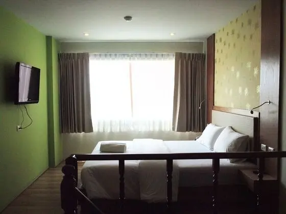 Stüdyo, Havuz Manzaralı