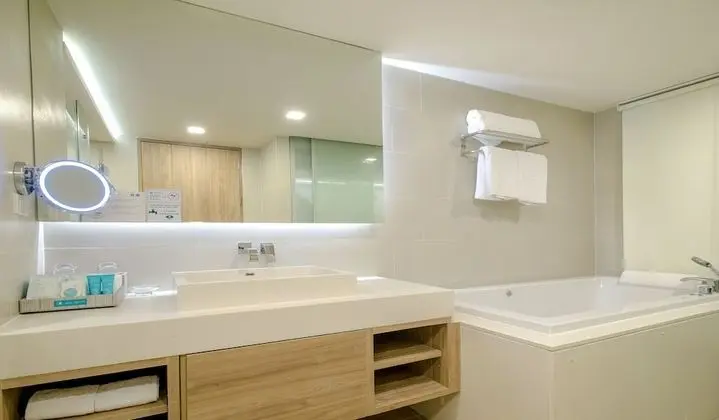 Family Room, Pool Access