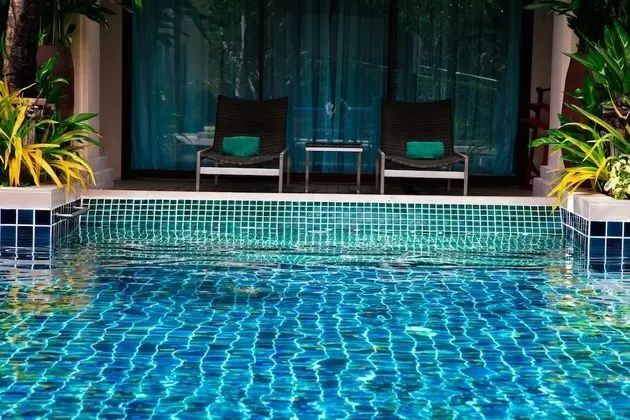 Sunset Deluxe Pool Access