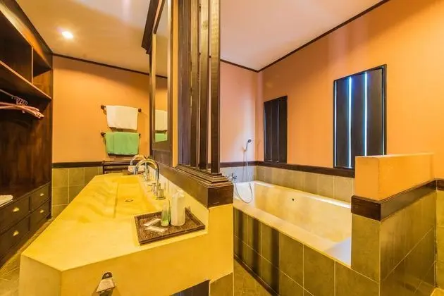 Deluxe Hideaway