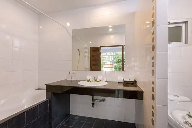 One-Bedroom Suite Garden View