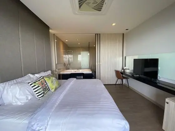 Honeymoon Jacuzzi