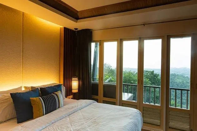 Tropical Room