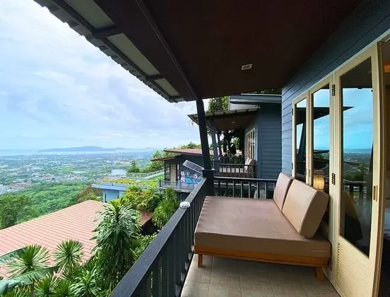 Tropical Room