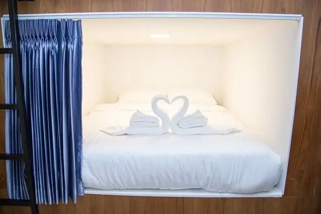 10-Bed Male Dormitory