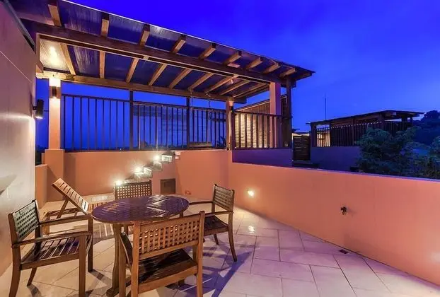 Deluxe balcony with bathtub