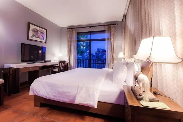 Executive suite jacuzzi