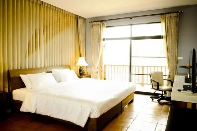 Executive suite jacuzzi