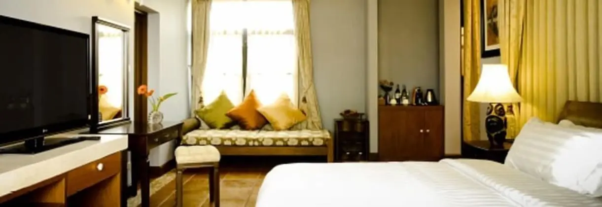Executive suite jacuzzi