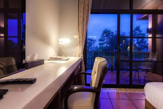 Executive suite jacuzzi