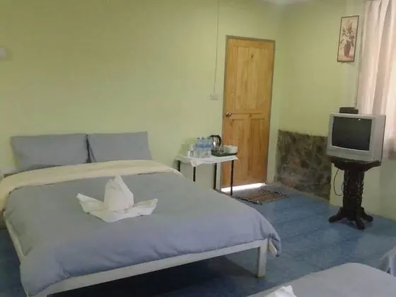 Queen Room with Fan