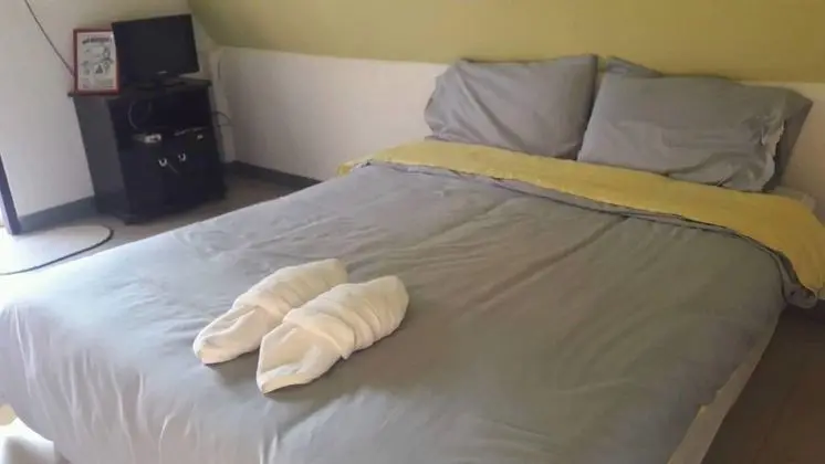 Queen Room with Fan