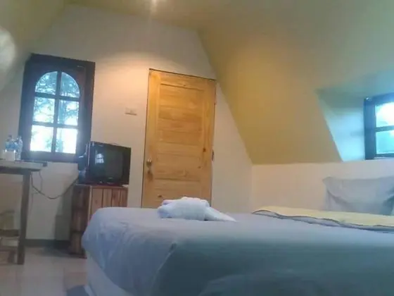 Queen Room with Fan