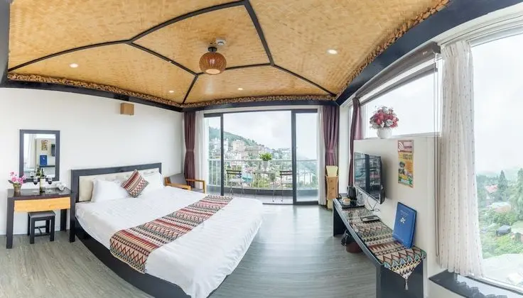 Deluxe Tek Büyük Yataklı Oda (Panorama View)