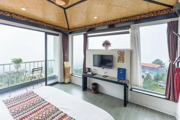 Deluxe Tek Büyük Yataklı Oda (Panorama View)