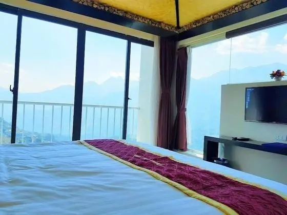 Deluxe Tek Büyük Yataklı Oda (Panorama View)