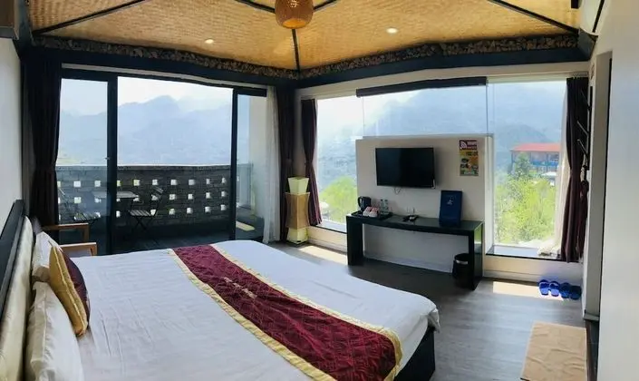 Deluxe Tek Büyük Yataklı Oda (Panorama View)