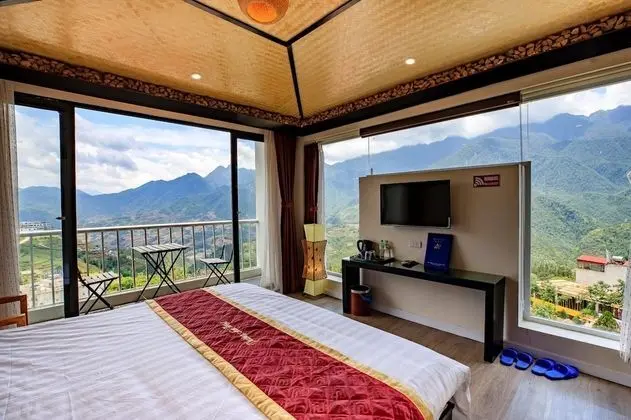 Deluxe Tek Büyük Yataklı Oda (Panorama View)