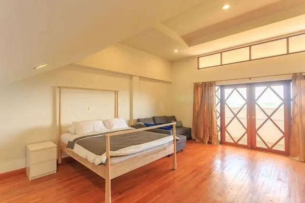 Three-Bedrooms Apartment (B)