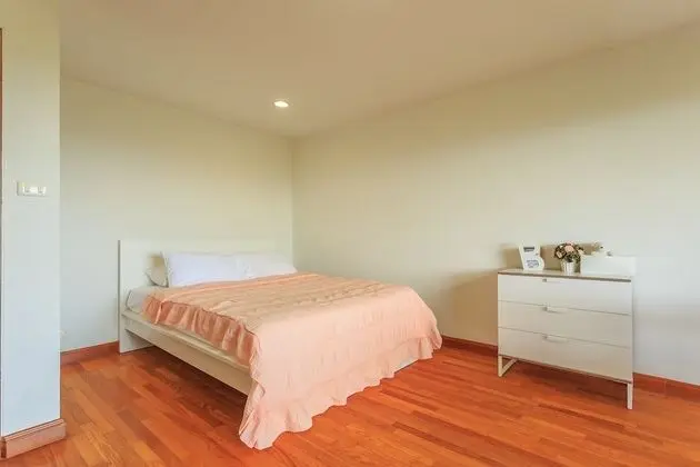 Three-Bedrooms Apartment (B)