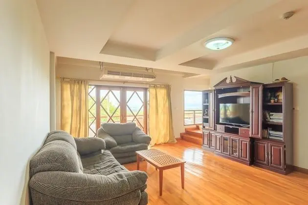 Three-Bedrooms Apartment (B)