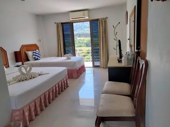 Deluxe Triple Room