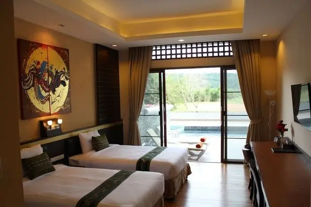 Exclusive Oda, Sigara İçilebilir, Havuz Manzaralı