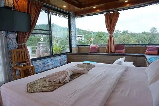 7-Bedroom House