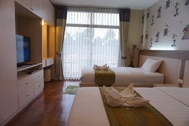 7-Bedroom House