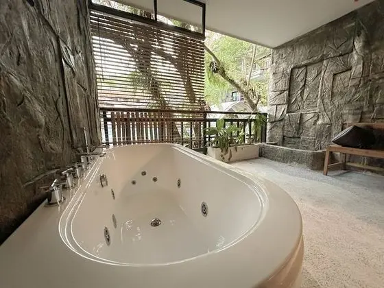 Premier Jacuzzi