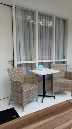 Oda, Havuz Kenarı