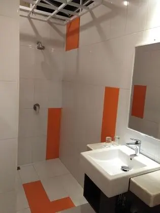 Tek Büyük Yataklı Oda, Havuz Kullanımı, Havuz Manzaralı