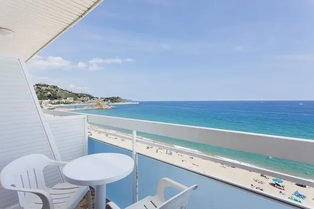 Üç Kişilik Oda, Deniz Manzaralı (2 adults + 1 child)