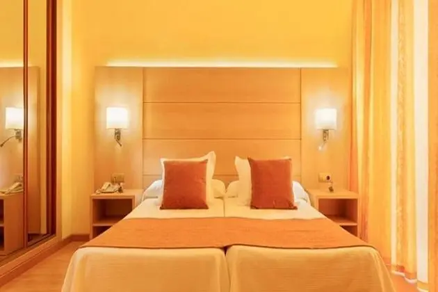 Üç Kişilik Oda, Deniz Manzaralı (2 adults + 1 child)