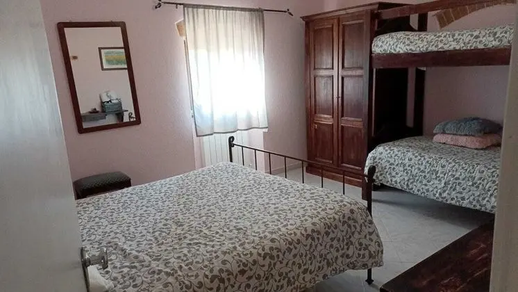 Basic Dört Kişilik Oda, Banyolu/Duşlu, Avlu Manzaralı