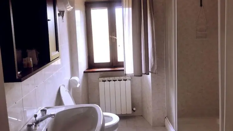 Basic Dört Kişilik Oda, Banyolu/Duşlu, Avlu Manzaralı