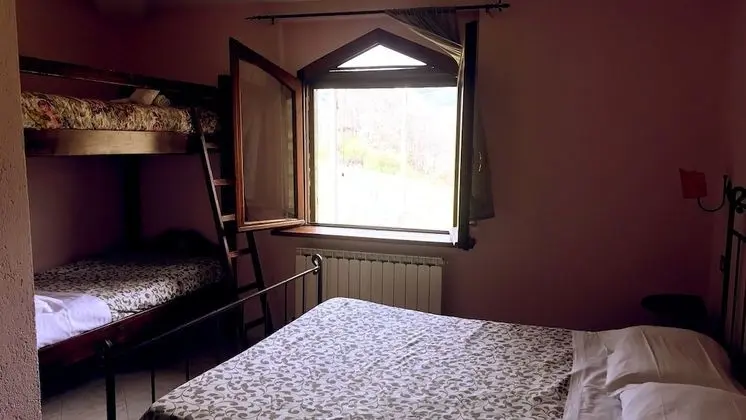 Basic Dört Kişilik Oda, Banyolu/Duşlu, Avlu Manzaralı