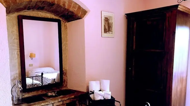 Basic Dört Kişilik Oda, Banyolu/Duşlu, Avlu Manzaralı