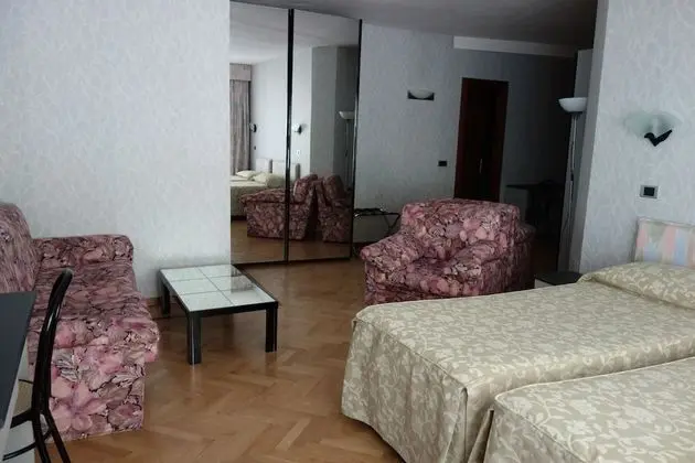 Family Üç Kişilik Oda, Sigara İçilmez, Sıcak Su Havuzu