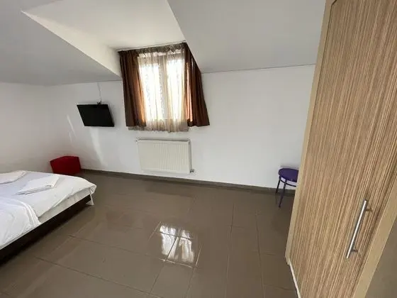 Standard Tek Büyük Yataklı Oda