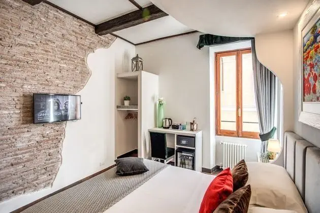 Deluxe Tek Büyük Yataklı Oda