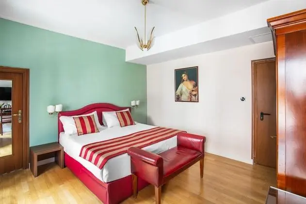 Superior Tek Büyük Yataklı Oda