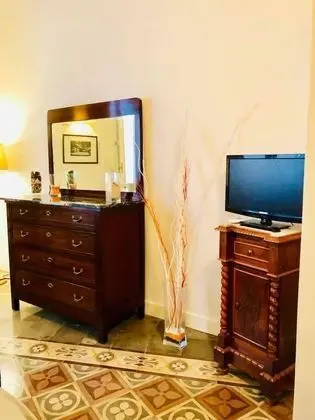 Tek Büyük Yataklı Oda, Özel Banyo (Orange)