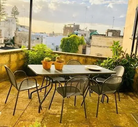 Tek Büyük Yataklı Oda, Özel Banyo (Orange)