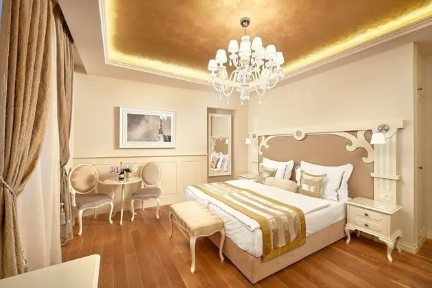 Deluxe Tek Büyük veya İki Ayrı Yataklı Oda